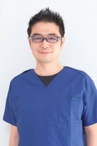 ちゅら歯科クリニック　院長　新實　淳